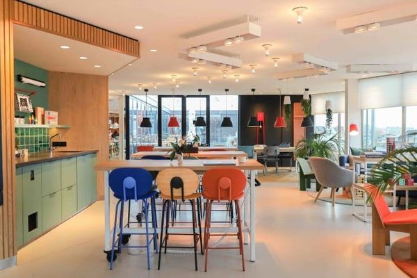 Which luxury hospitality- and office brands will still be relevant in 10 years?
