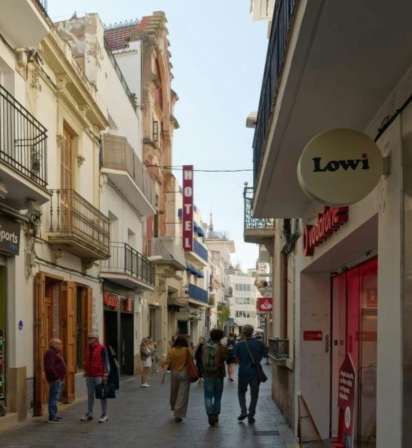 Two kinds of density, and only one of them keeps a street alive