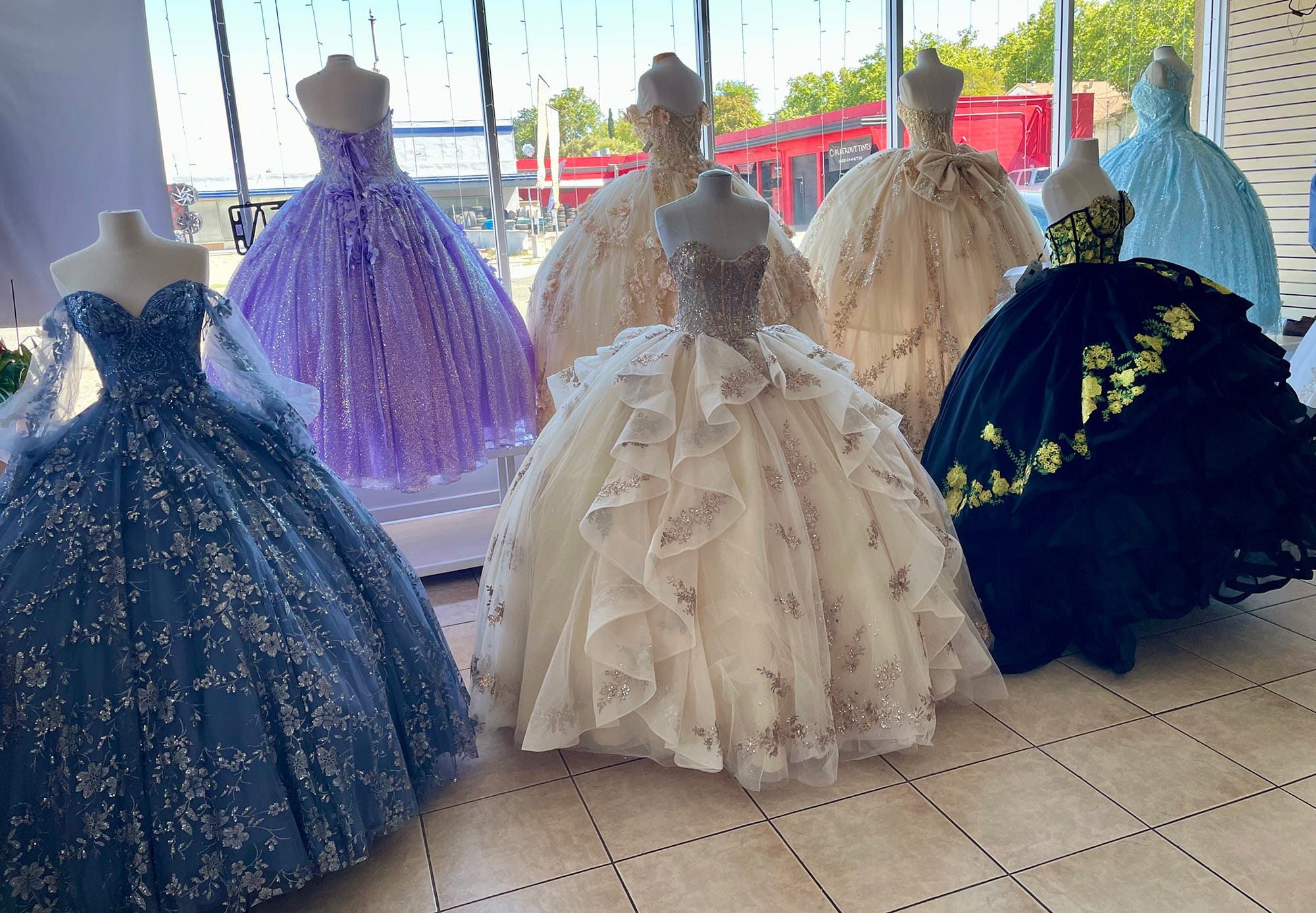 Vestidos para quinceañeras a la venta en Bere's Bridal. 