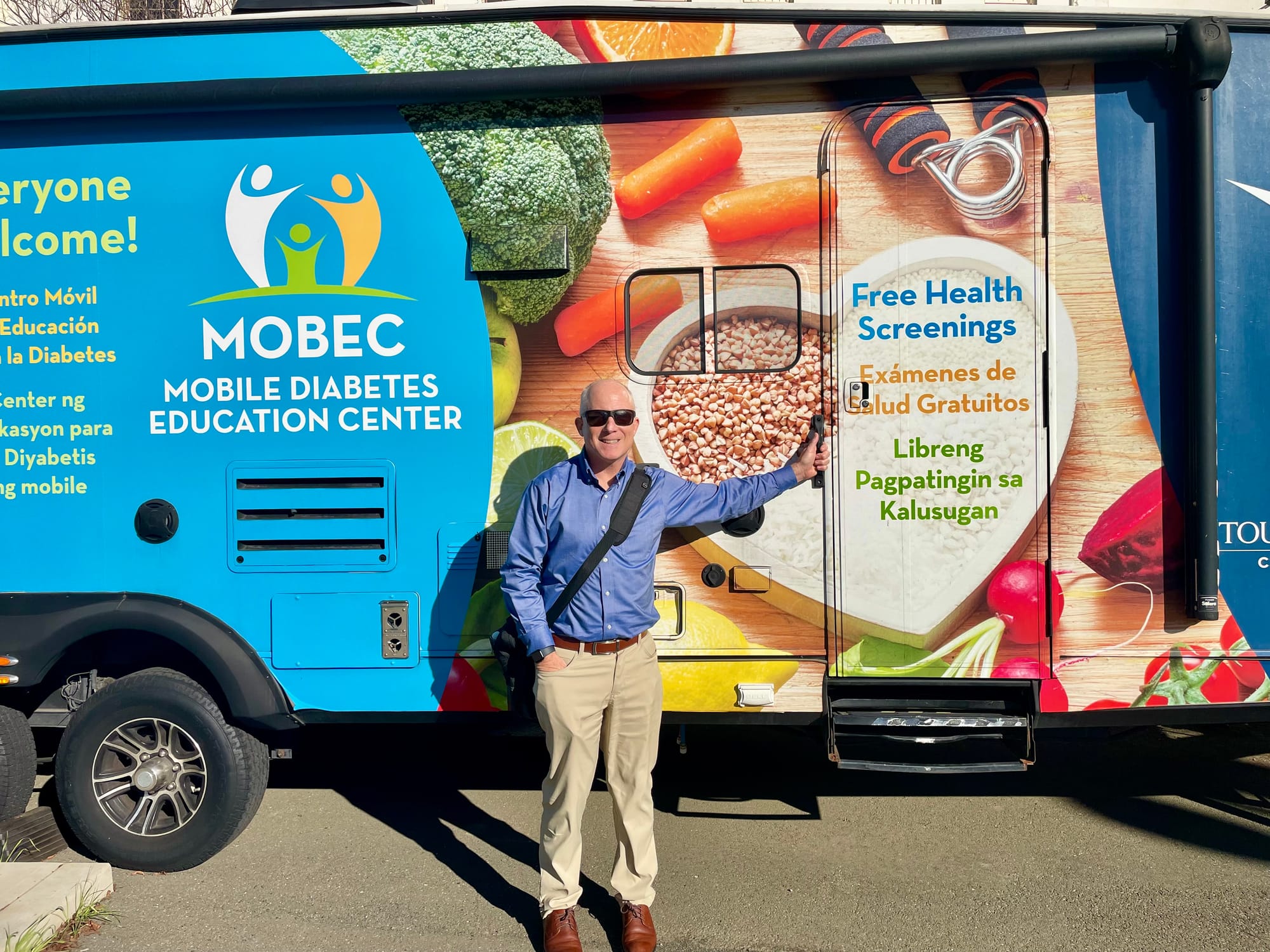 El equipo DREAM de la Universidad de Touro ofrece evaluaciones gratuitas de diabetes y educación al condado de Solano