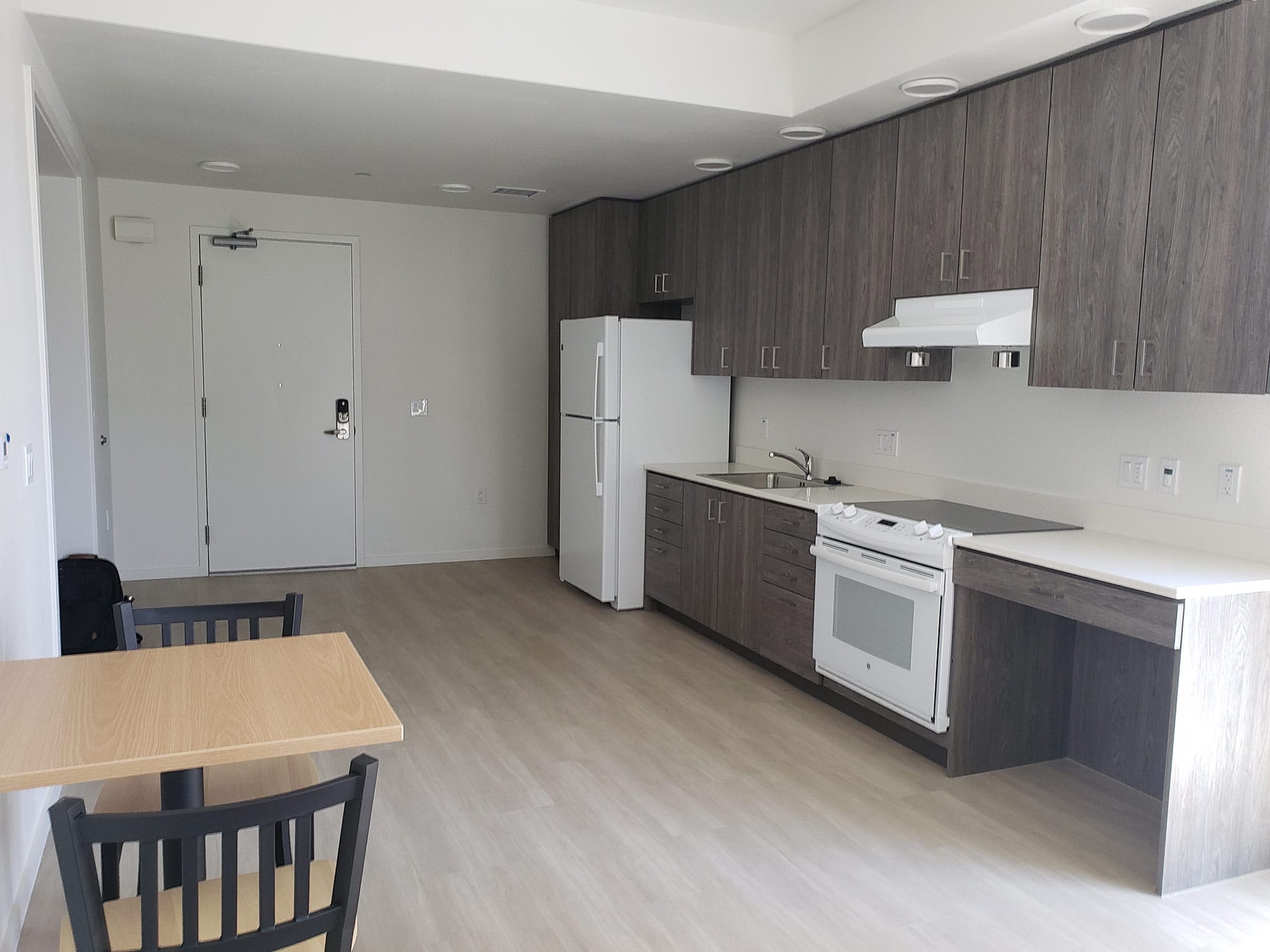 A modular unit by Factory_OS in Vallejo affordable housing development Blue Oak Landing. 