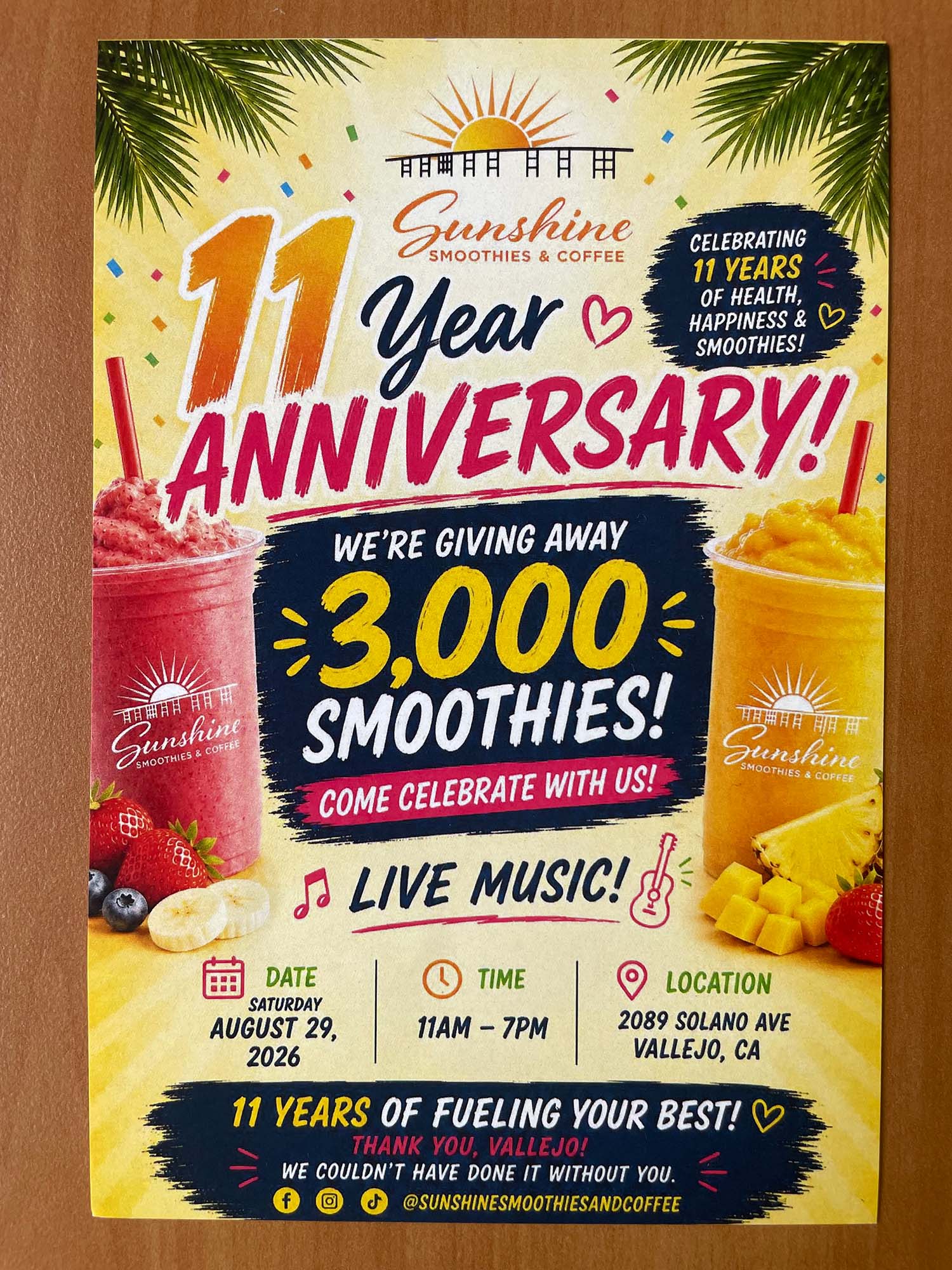 Consigue un batido gratis en la fiesta de aniversario de Sunshine Smoothies and Coffee.