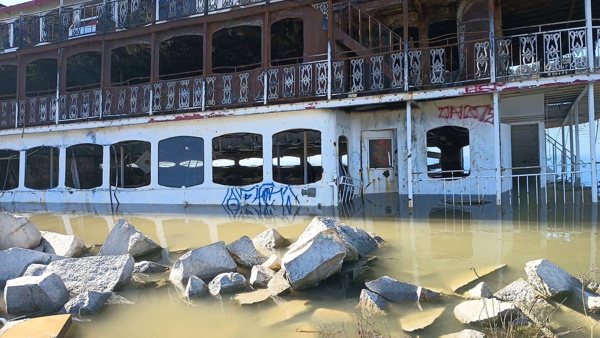 No resources to remove blighted paddle boat from Vallejo’s waterfront