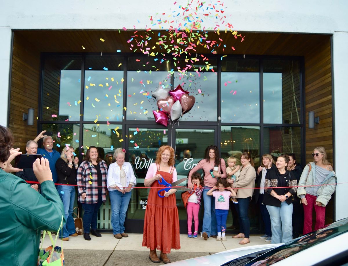Willow Creek cuts ribbon on new antique storefront in Canby
