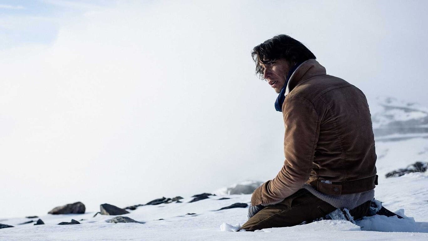 La sociedad de la nieve trae de vuelta la historia de los rugbistas varados en los Andes