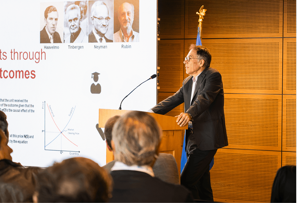 Guido Imbens, Premio Nobel de Economía en Chile: ¿qué es la inferencia causal?