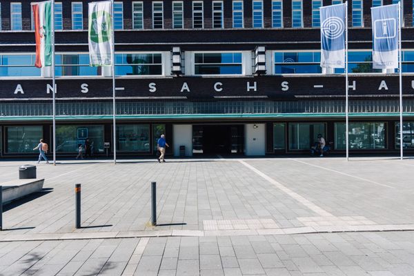 Politik beschließt Zuschuss für Eishalle