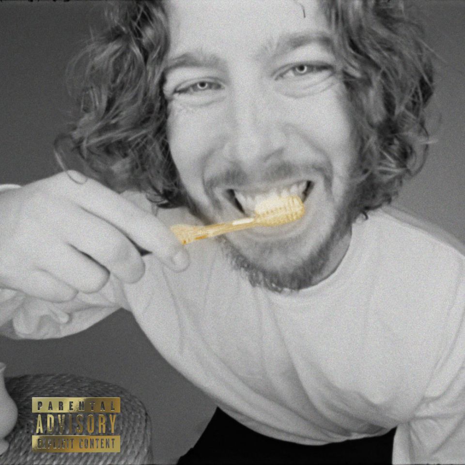 new single "Gold Teeth" out at midnight!!