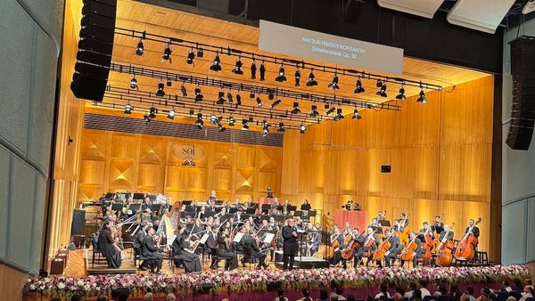 Martyn Brabbins Leads the SOI with Colour and Conviction