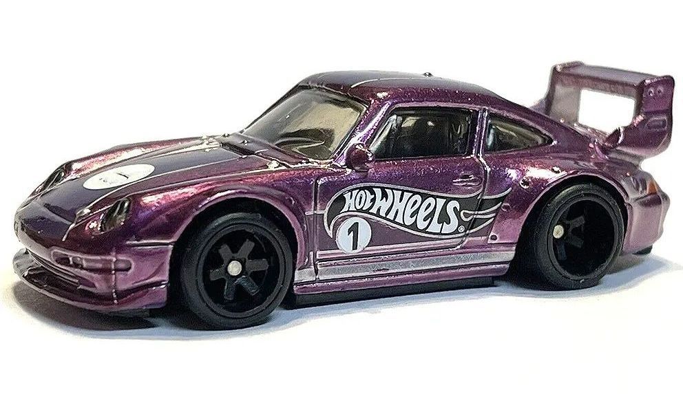 Porsche 993 GT2 and Custom '93 Nissan Hardbody (D21)