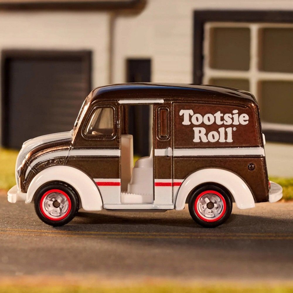 Matchbox Tootsie Roll Divco Milk Truck