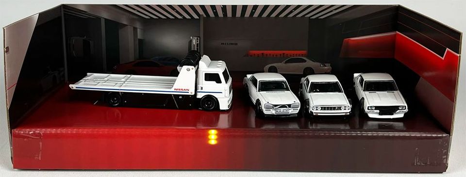 Nissan - Premium Box Set - Loose Pics