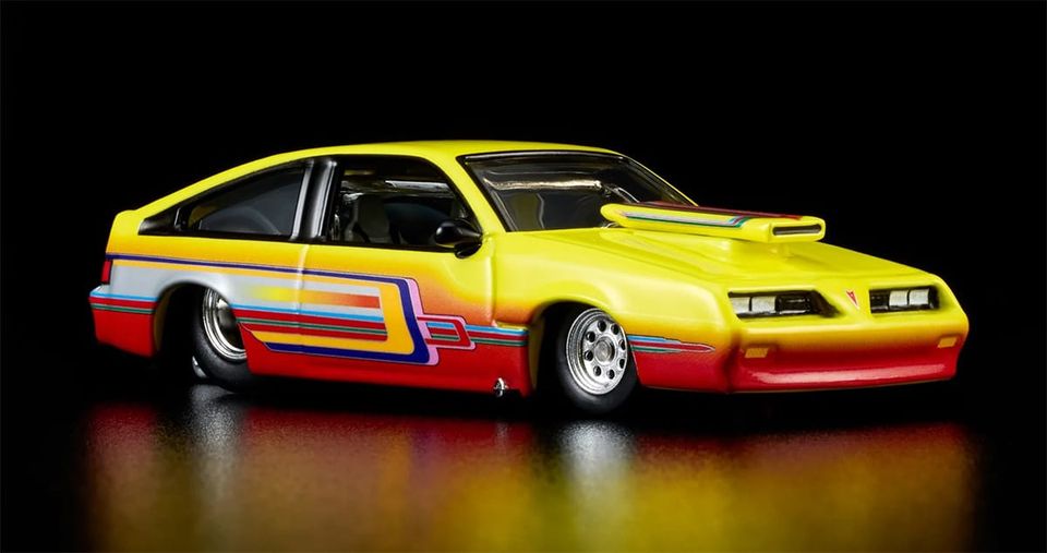 1985 Pontiac J2000 - Hot Wheels 2026 Red Line Club