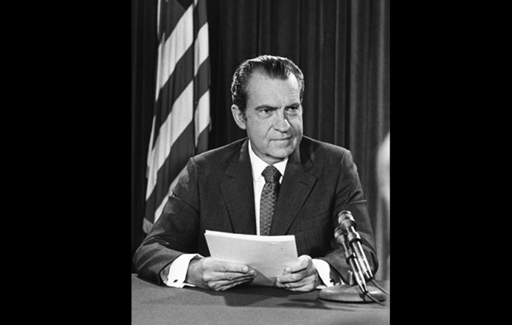 Pengetrykking, gull, aksjer og bitcoin