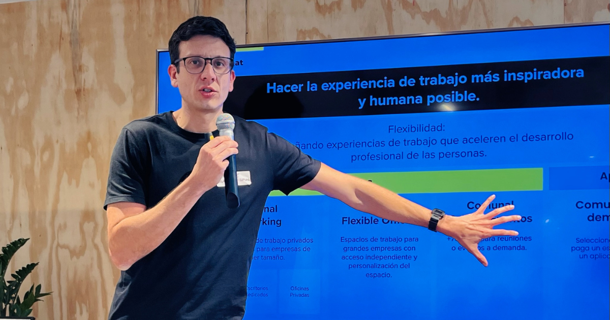 Ernesto De Olazával, Cofounder & CEO at Comunal presenting in front of coworking professionals