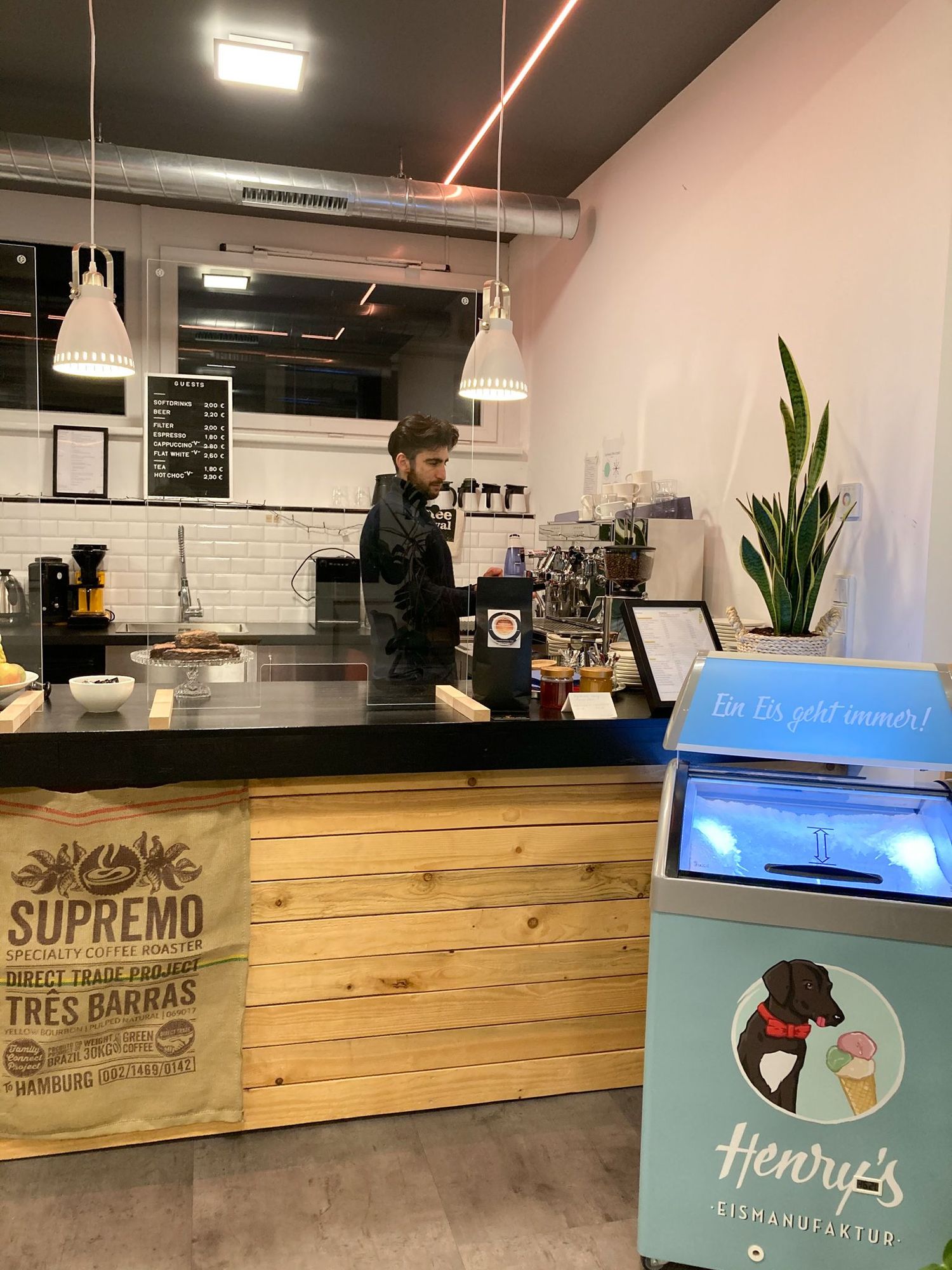 Café: a custom Cobot feature built and shared by Fase15