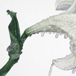 Helena Margrét Paints Flowers and Fear Through Photorealism Post feature image
