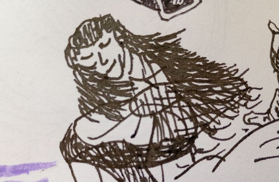 persona con pelo largo. long-haired person.