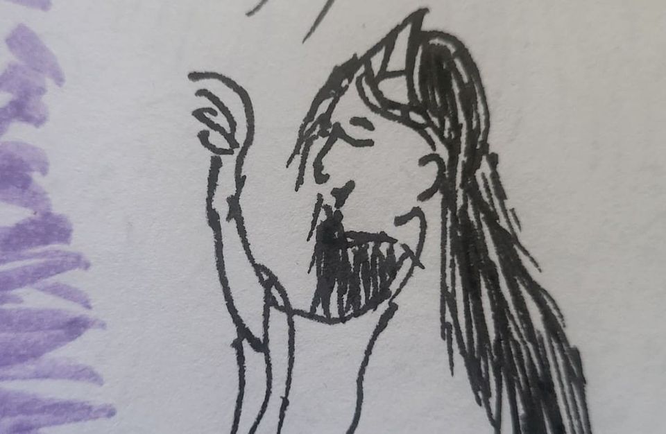 fantasma con cabello largo y tiara. long-haired ghost with a tiara.