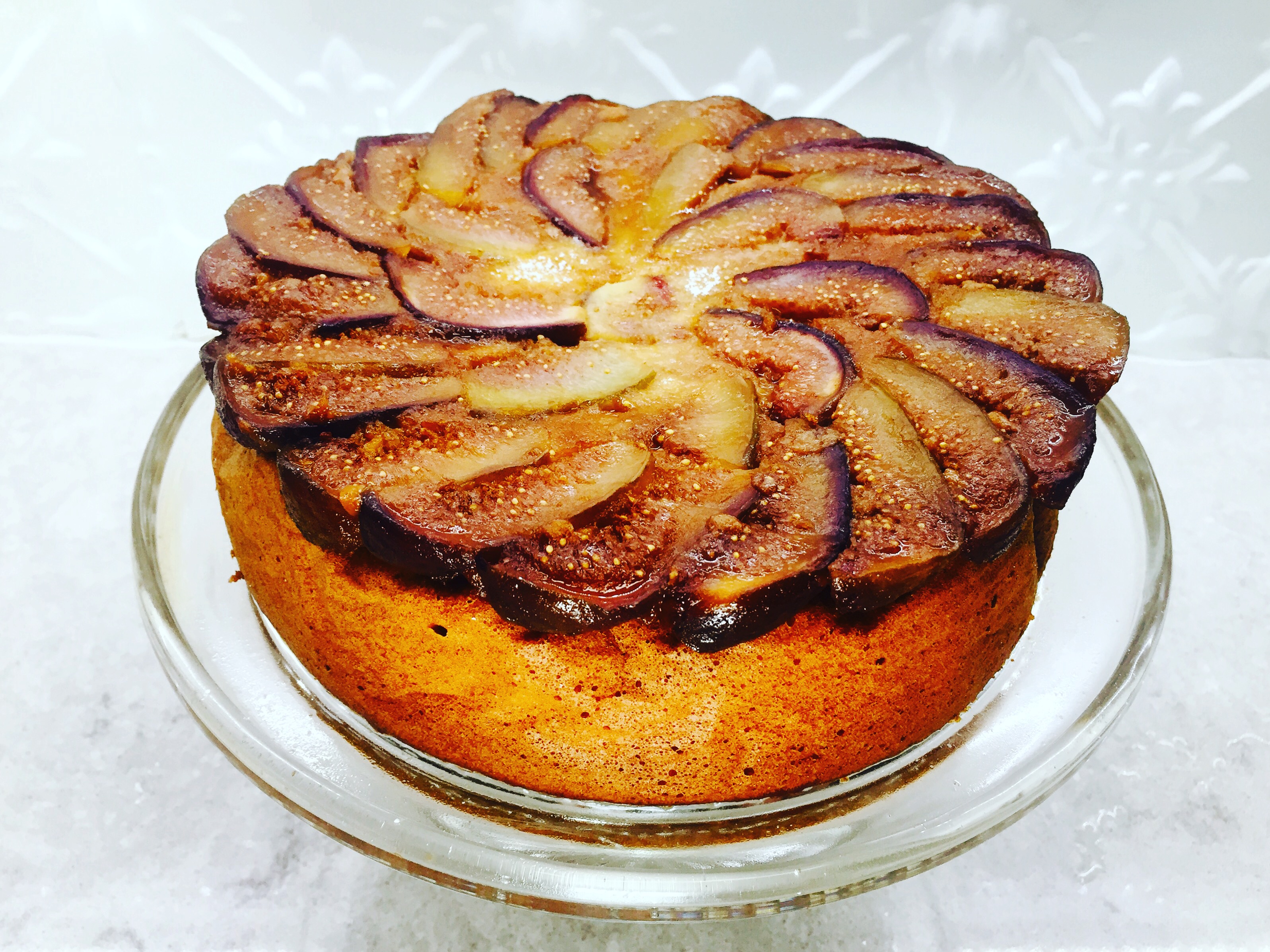 Fresh figs, orange and port cake