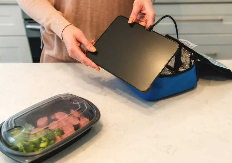 Comparison of key features of the HotLogic and RoadPro ovens.
