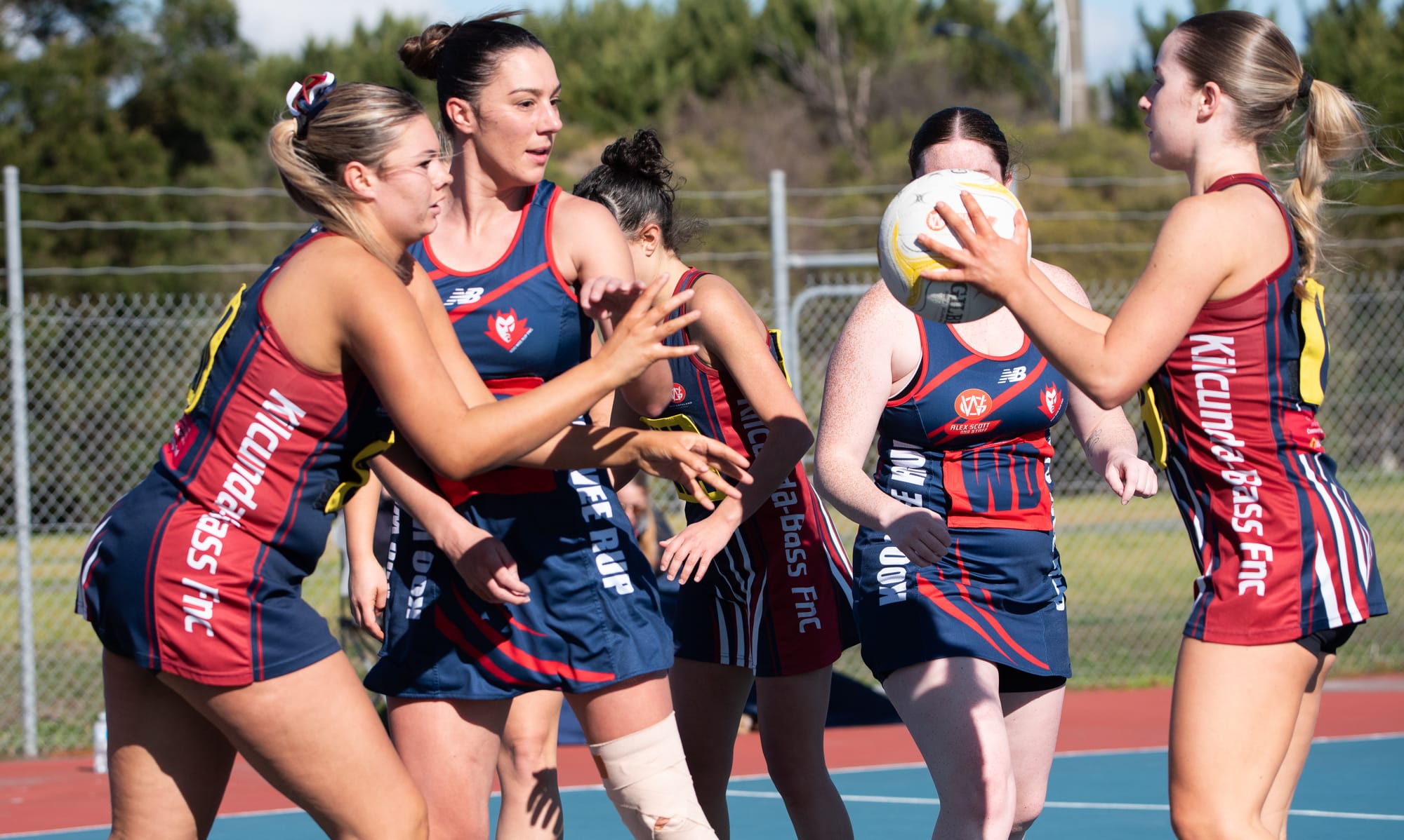 Killy Bass battle it out with Koo Wee Rup