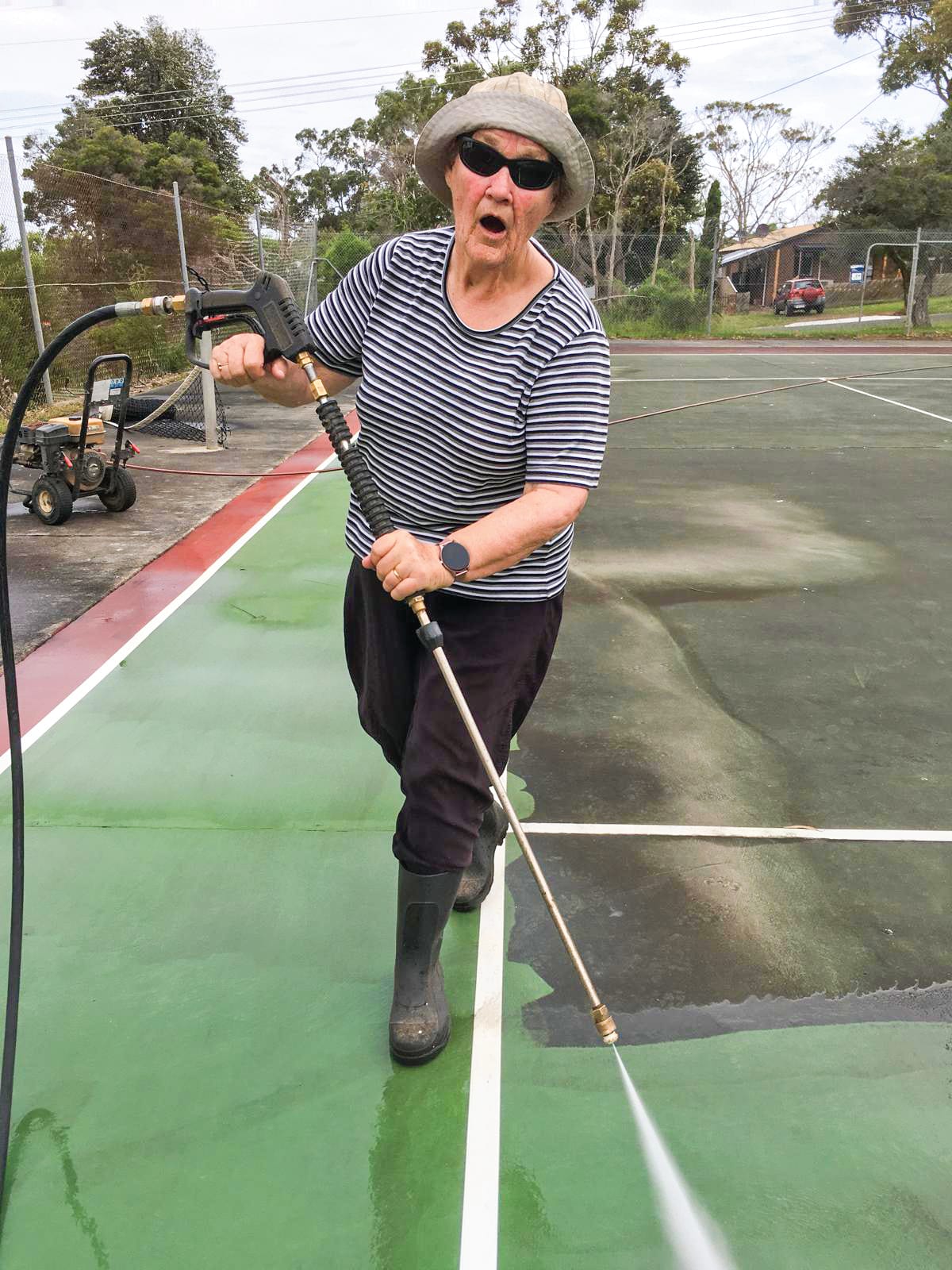 Rhyll club clean up