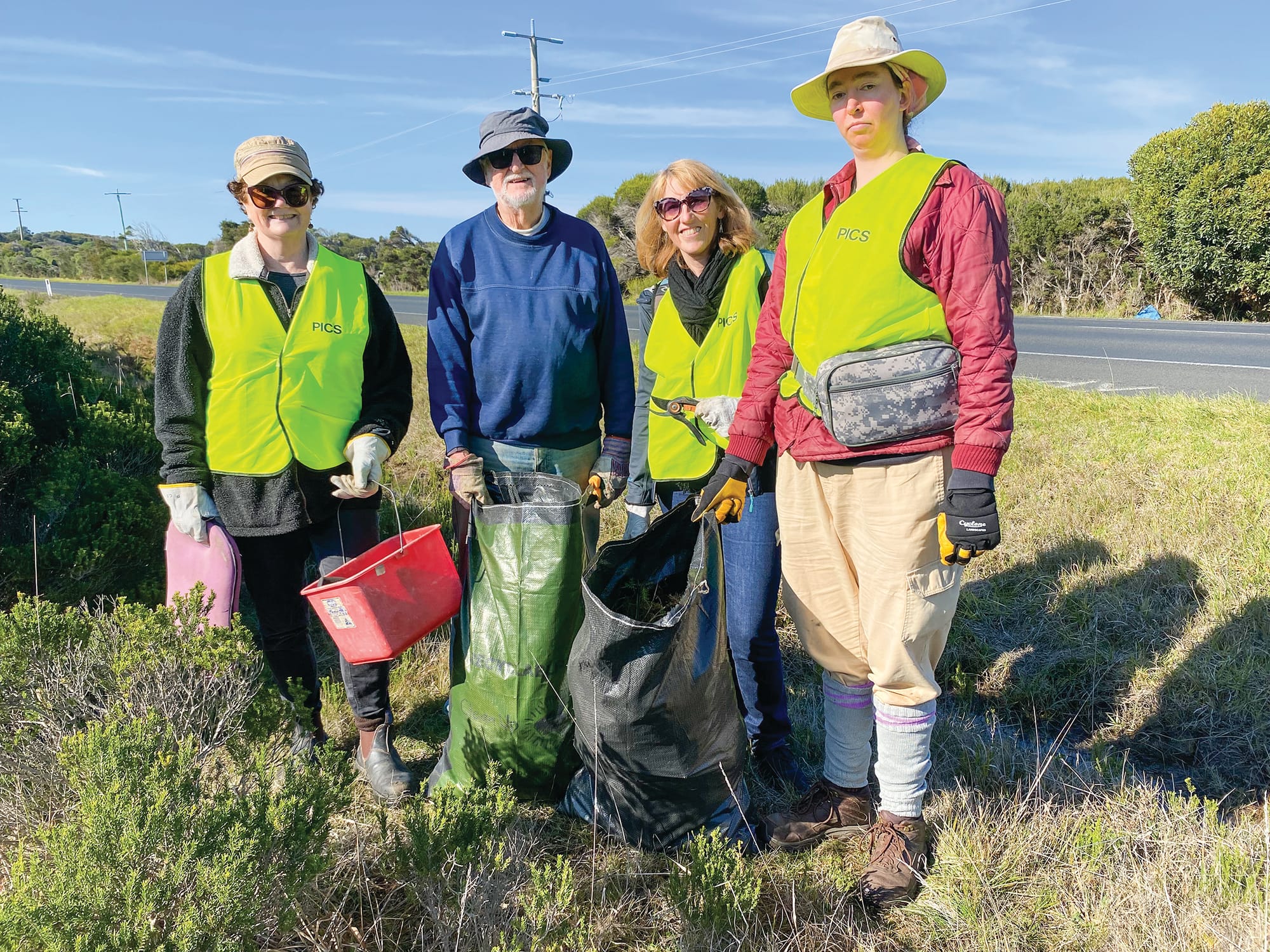 Friends clean up at Scenic Estate