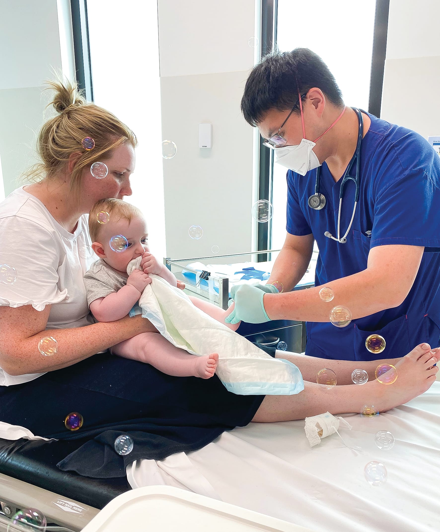 Bubbles calm children during urgent medical care