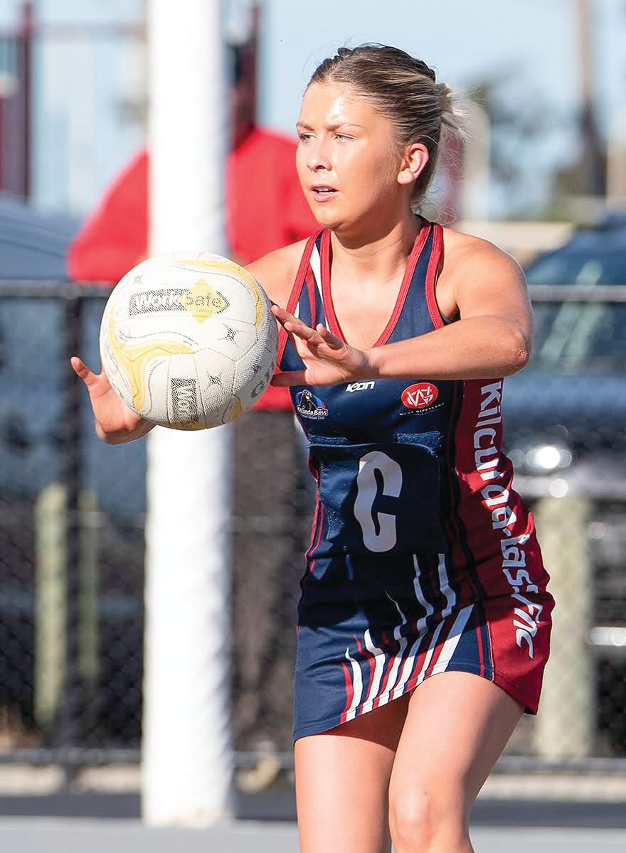 Killy Bass faces strong Cora Lynn - D Grade