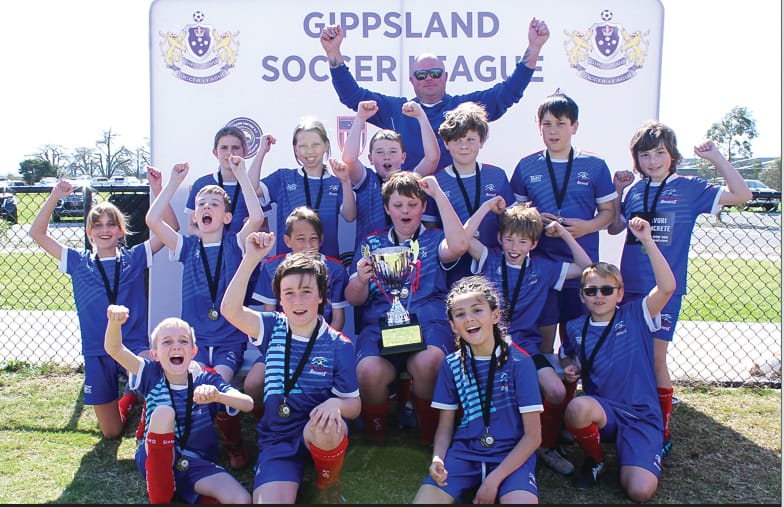 U12B Blue bring home the cup