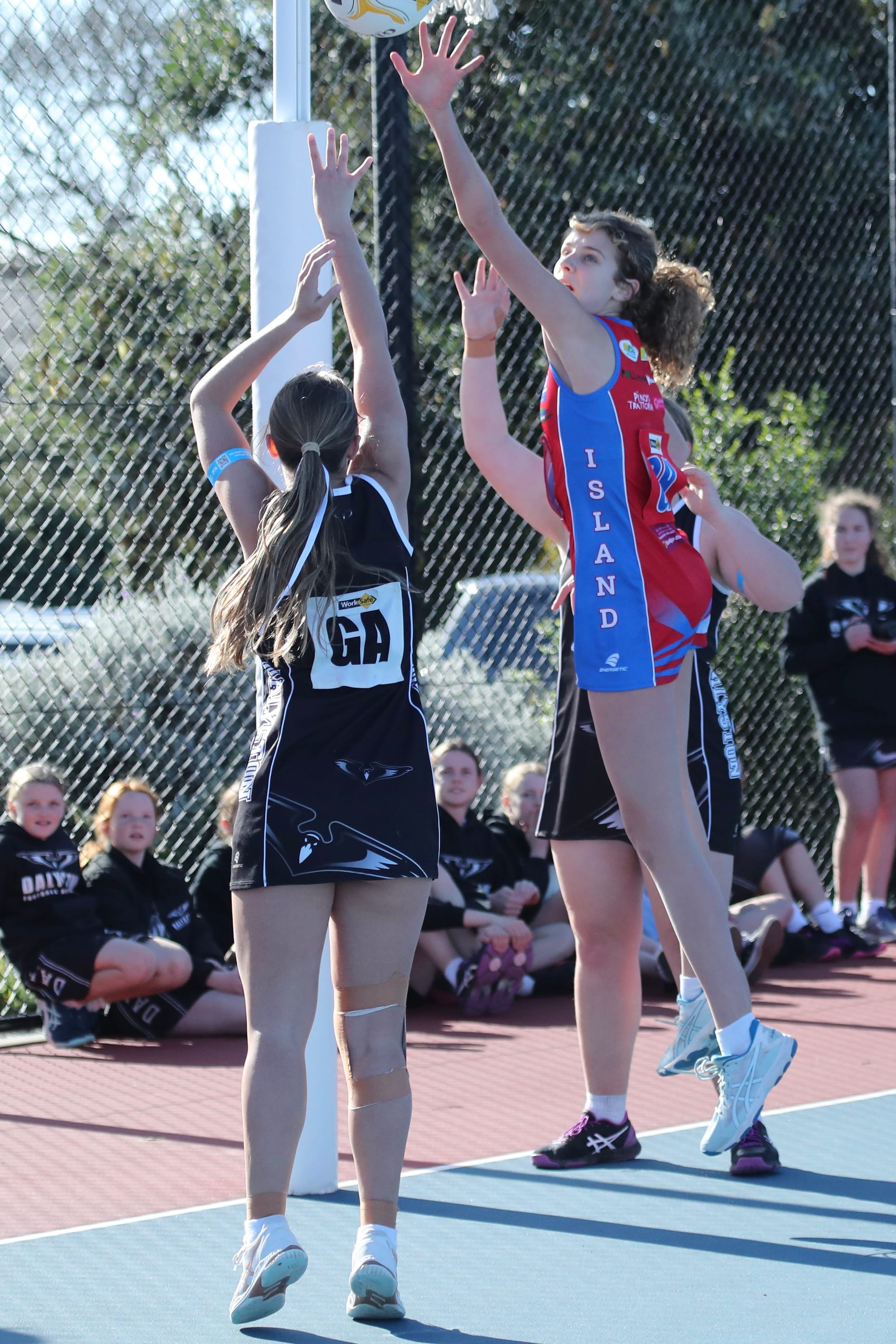 Intense matchup: Island take on the Daly Magpies - Under 17