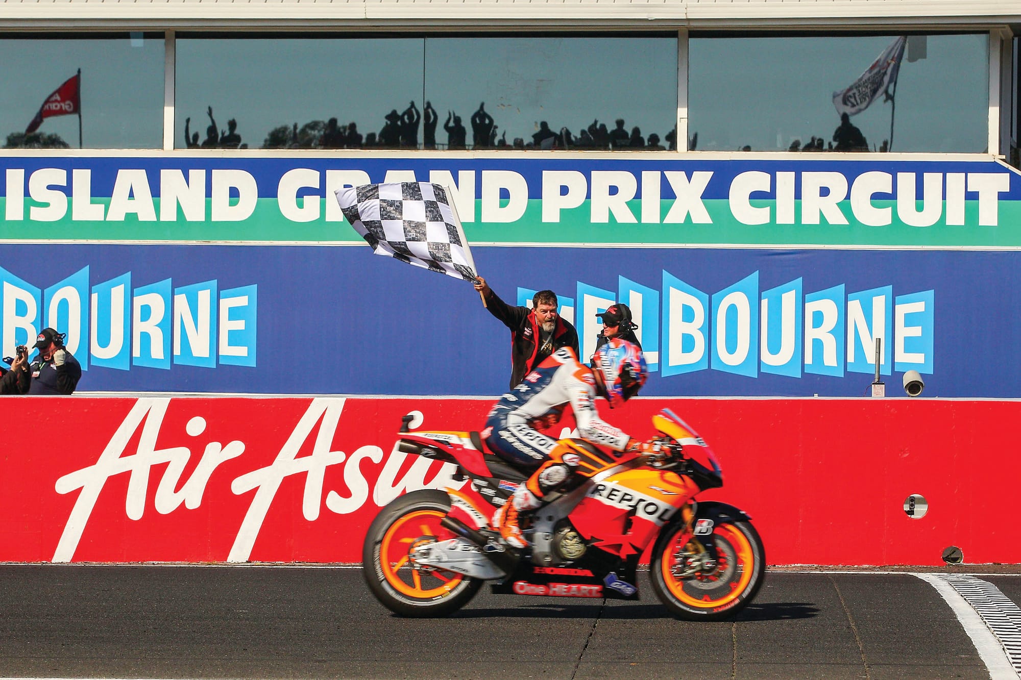 Stoner and Hall in world class display of speed