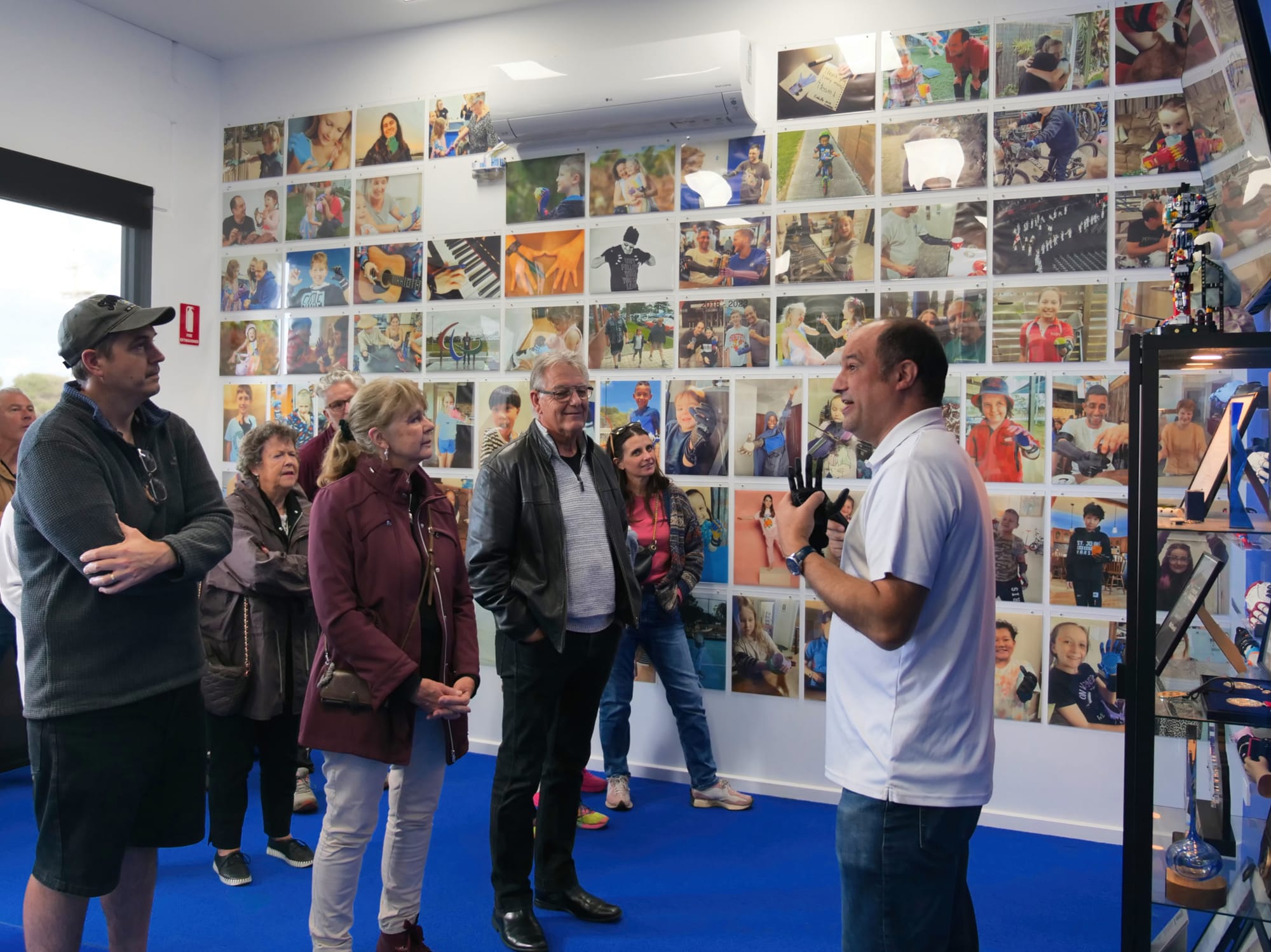 Open doors at Free 3D Hands