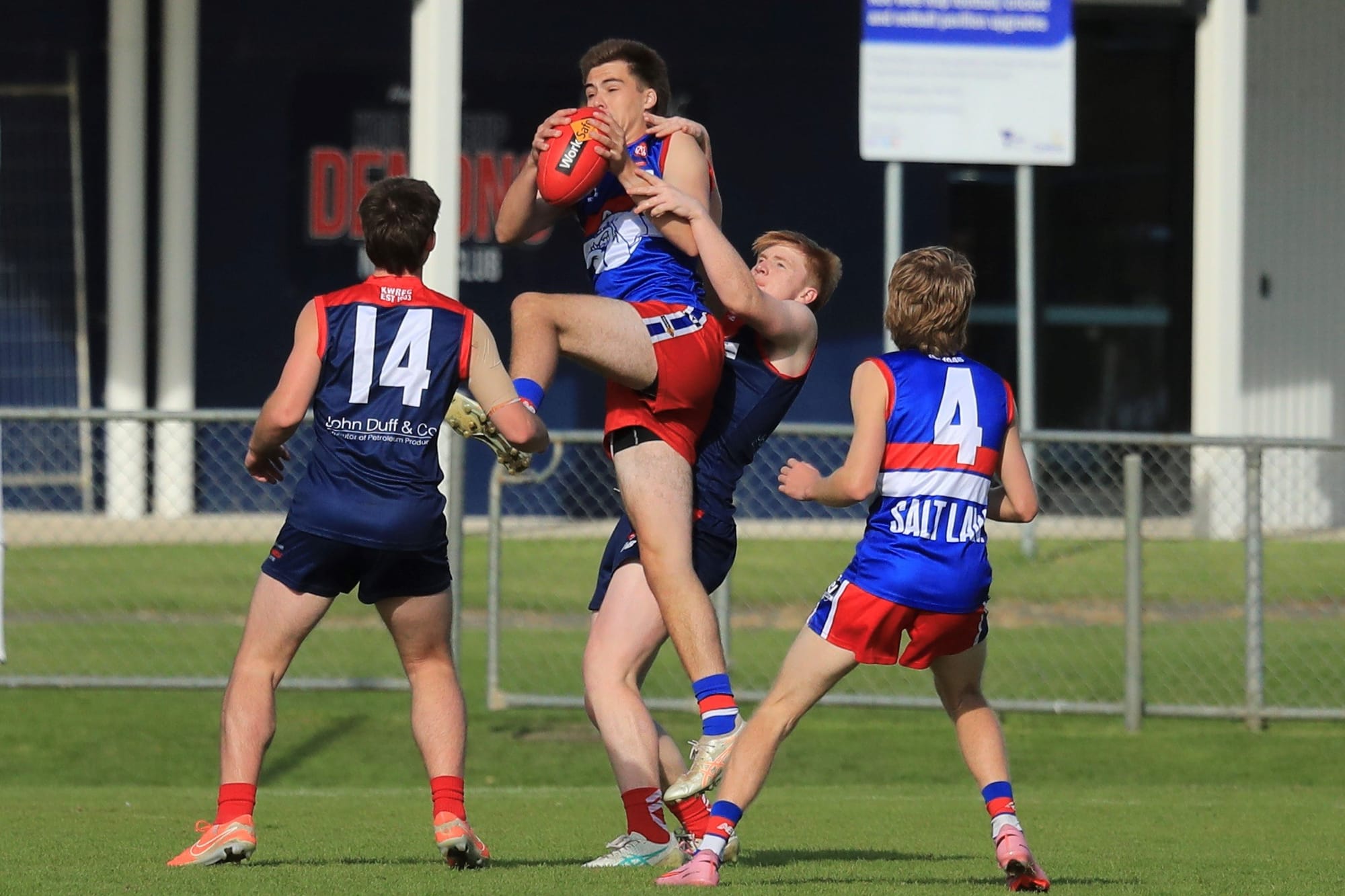 Convincing win for U18