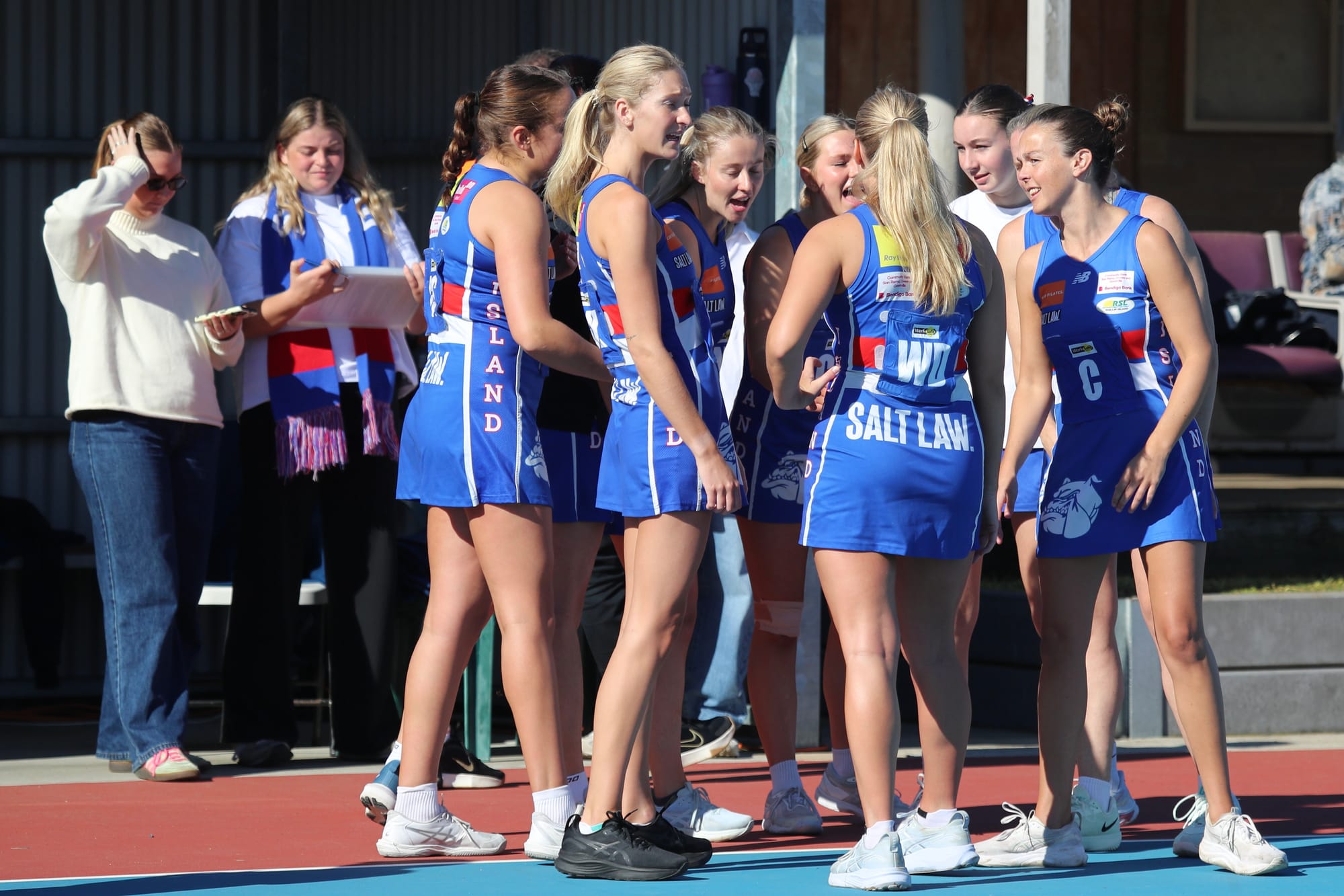 A close game and a win for U17 PI Netballers