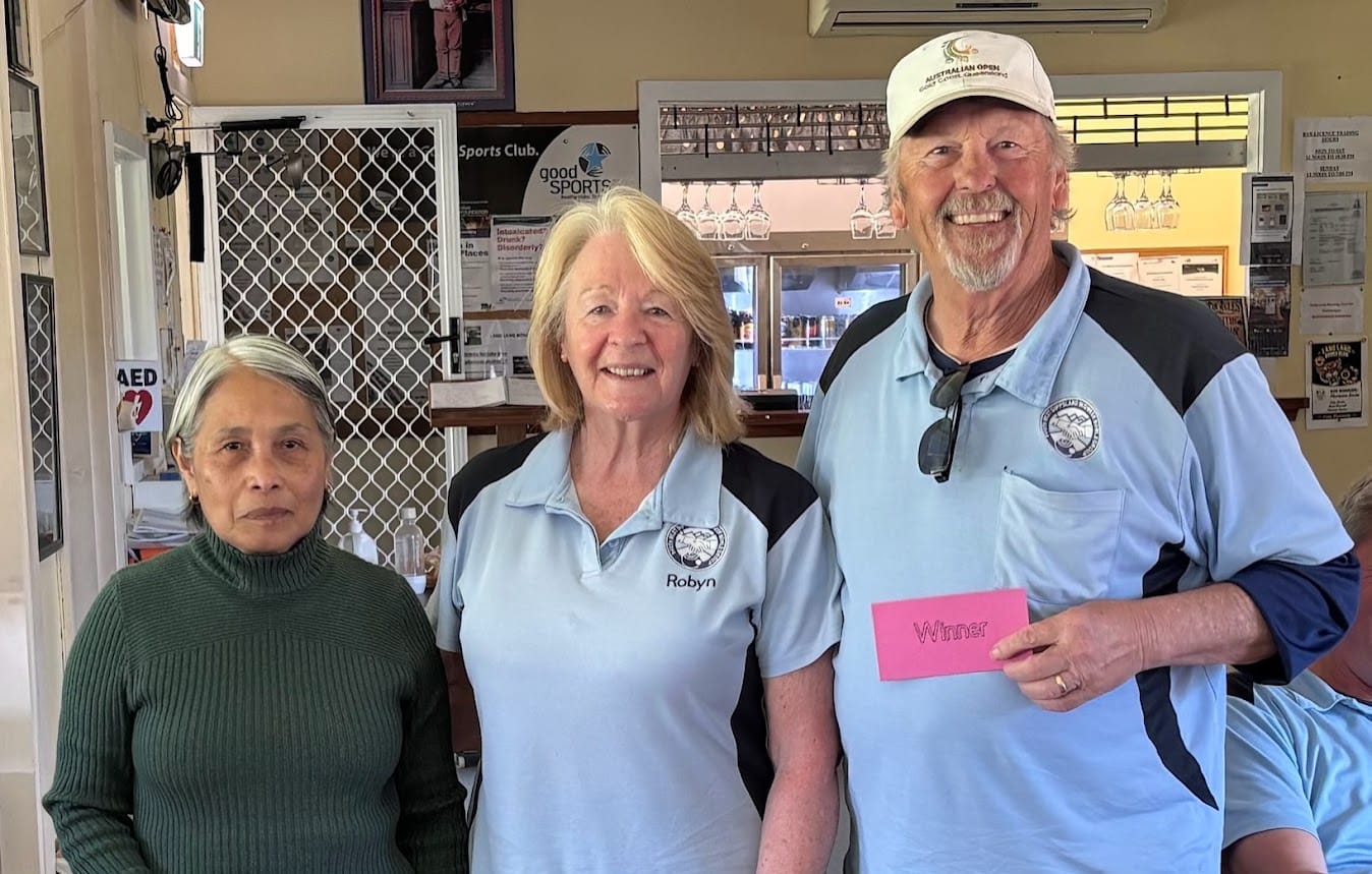 Lang Lang Bowls Club hosts midweek crew