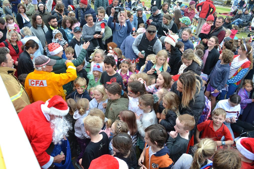 Carols by Candlelight returns to San Remo post image