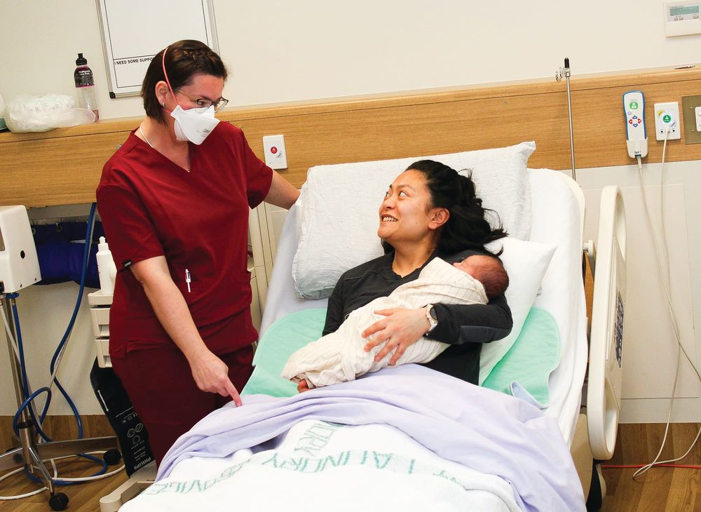 Midwives help new mums post image