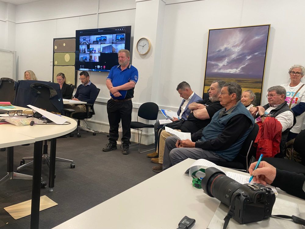 Lone voice silences council meeting post image
