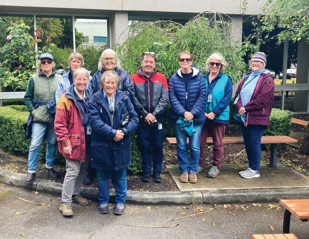 Volunteers help to keep Bass Coast healthy post image