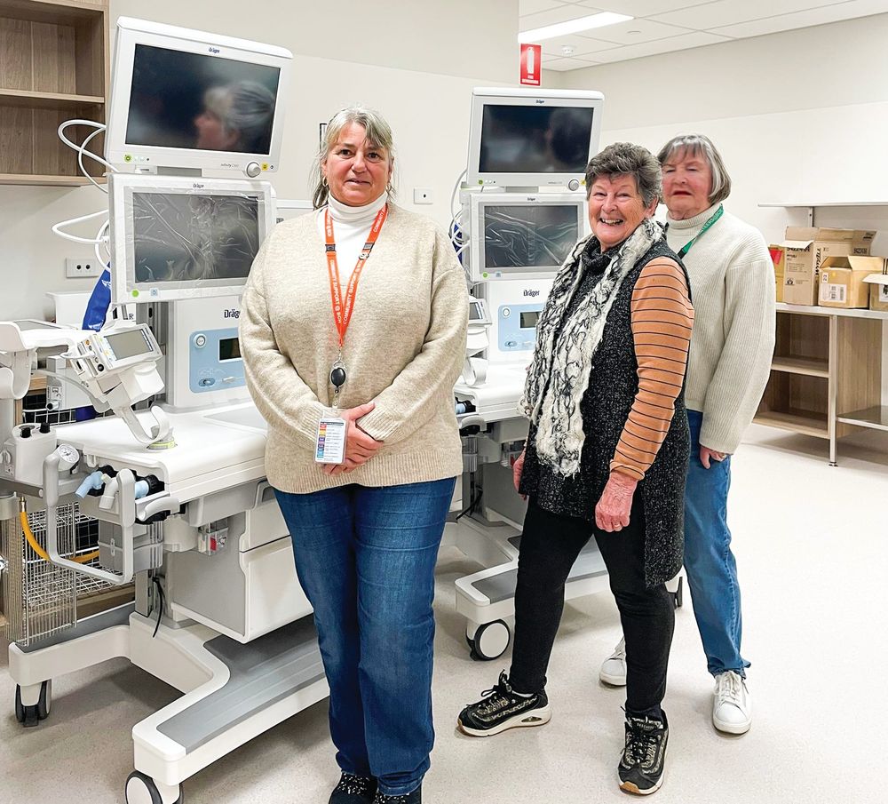 Auxiliary members visit new community hospital post image