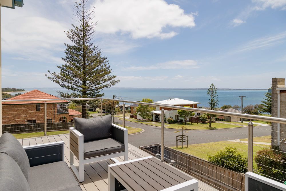 Superb townhouse with glorious bay views post image