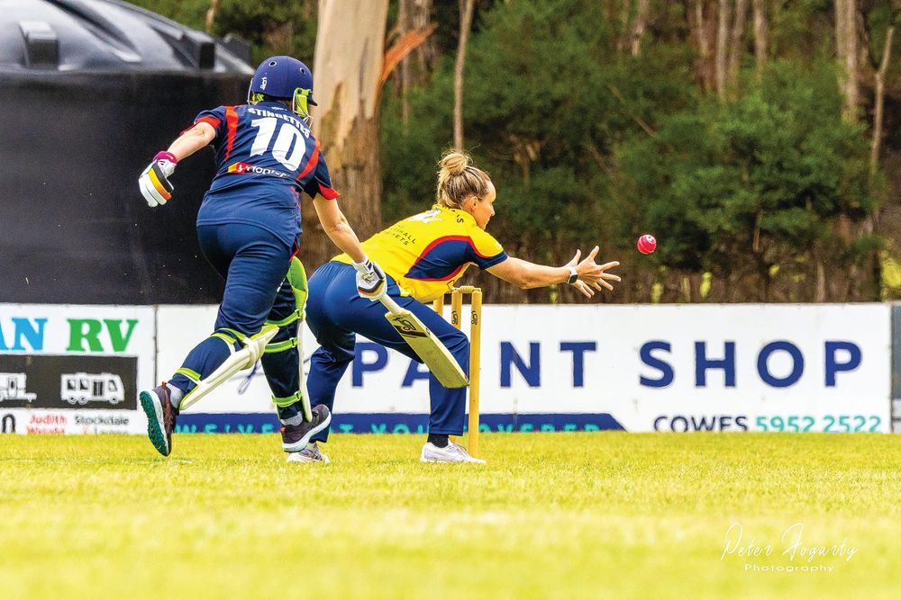 Island women give their all against Inverloch post image