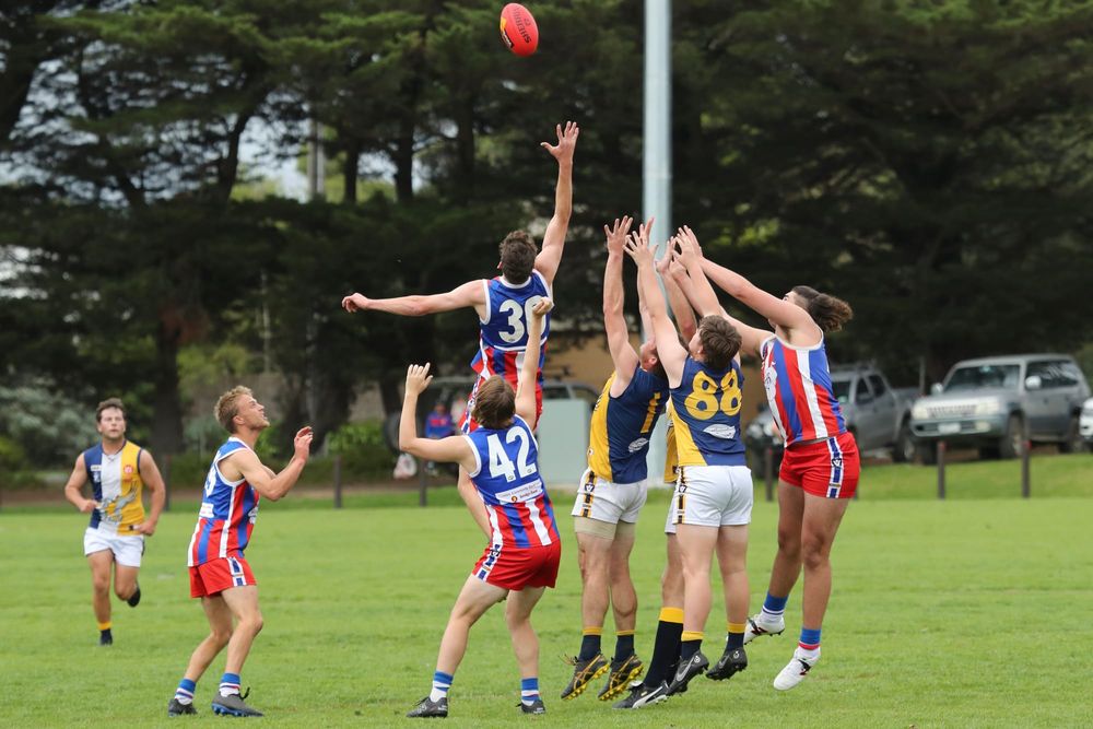 Reserves go down fighting post image