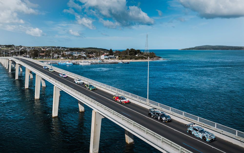GT cars cross bridge and enter Phillip Island in style post image