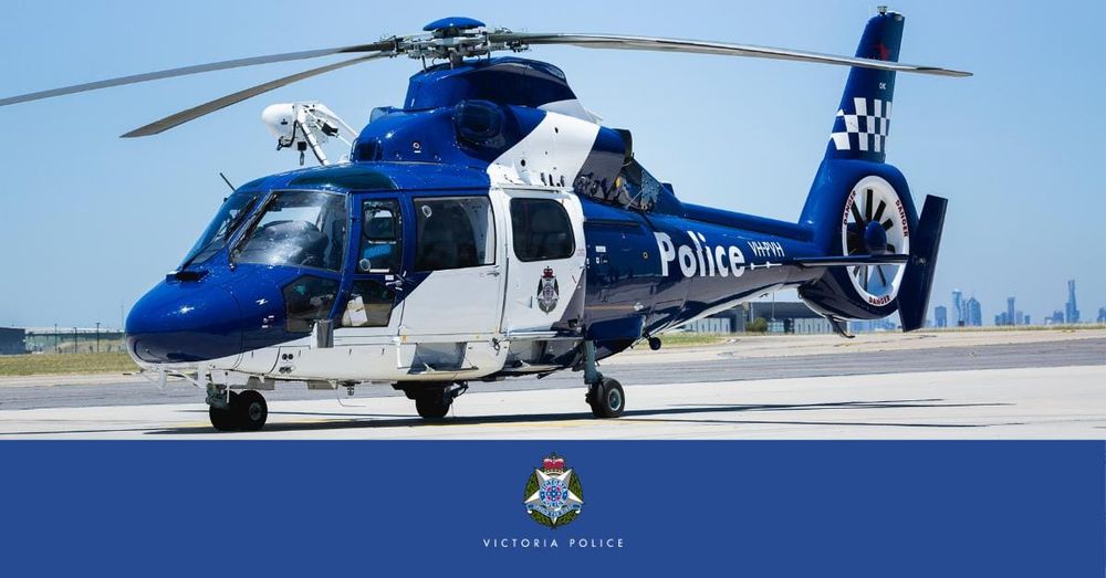 Police airwing over Cowes post image