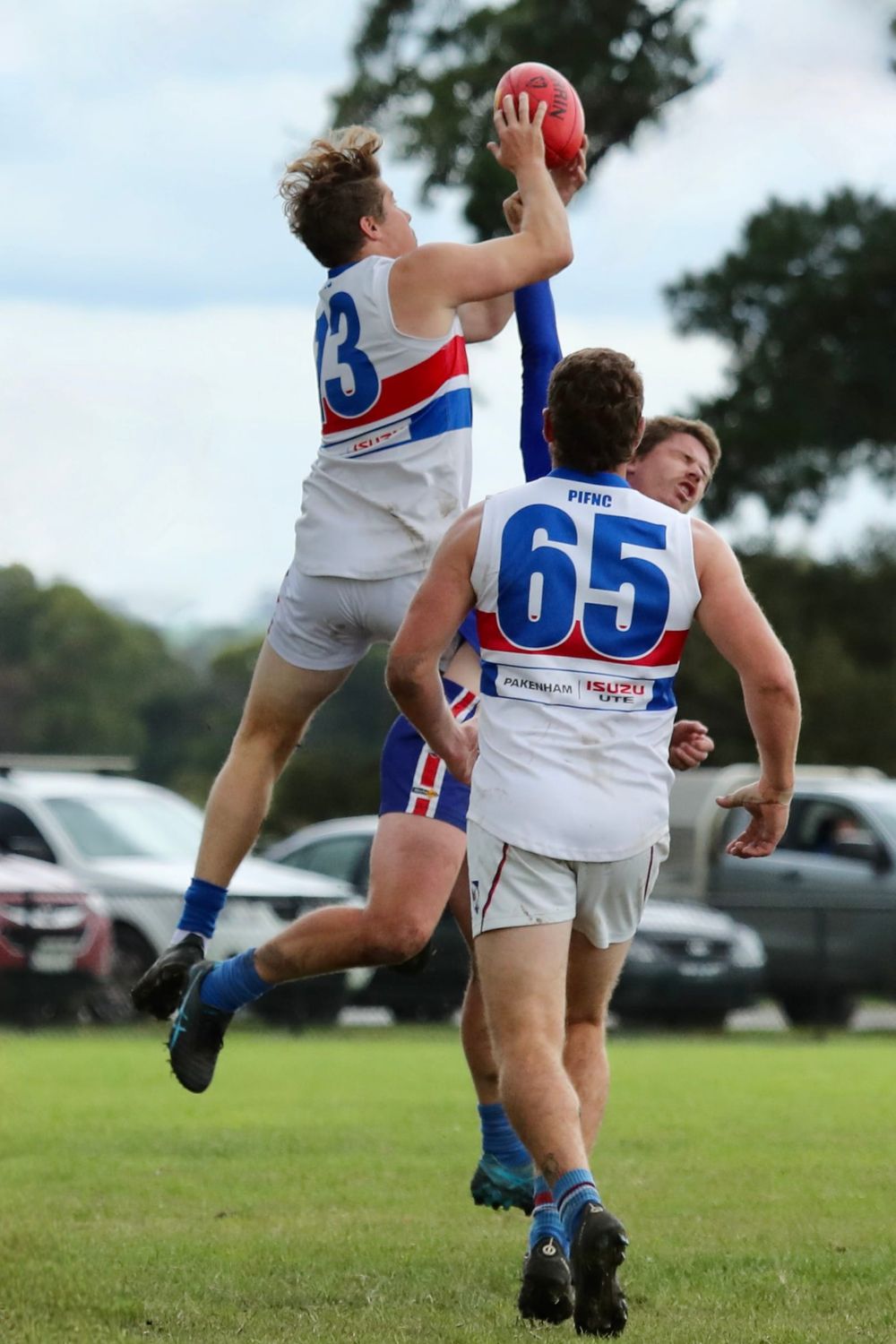 Island Bulldogs prove too strong in goal-filled Bunyip clash - Seniors post image