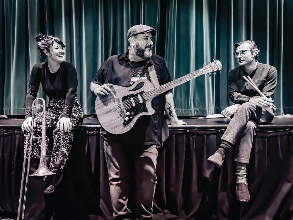 Award winning Bluesman brings it all back home post image