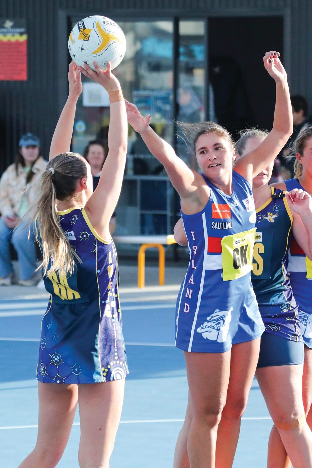 Island Netballers on show at Inverloch post image